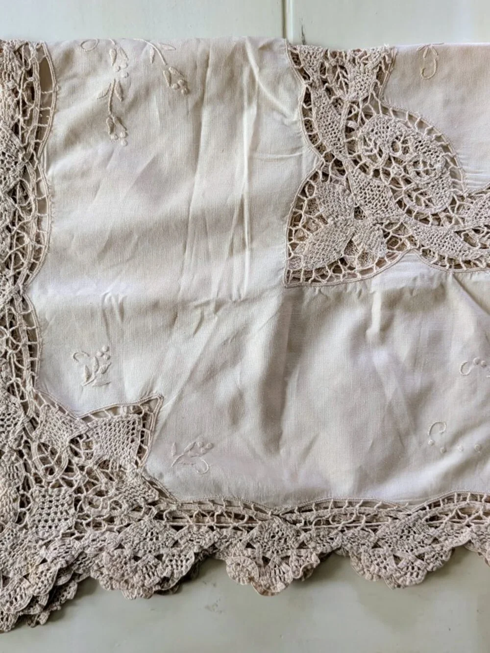 VTG Cream Battenburg Lace Tablecloth 31x30 Cotton Cutwork Embroidered Cottage